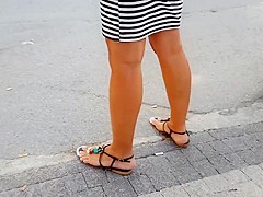 Candid gf s perfect feets  sexy white toes public