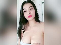 My -in-law Beautiful Looks Cleavage