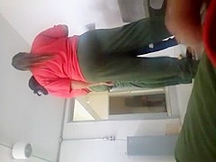 Mostrando o pau no meio de uma reuniao no vestiario