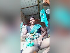 Today Exclusive- Desi Bhabhi Showing Her Ass And Pussy On Video Call Part 2