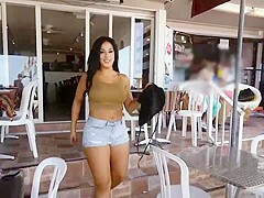 how to pick up waitresses
