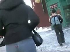 Bunny jiggles her butt on the street before a candid cam
