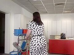 Cleaning Ladies Always Cum - Bonny Devil