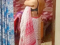 Aunty caught red handed on camera while changing dress.