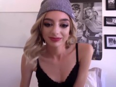 Slender beauty bonks with boyfriend on web camera