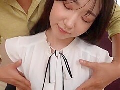 爽やかな美脚美女がM字開脚手マンで愛液ベットリ！エロいフェラ！