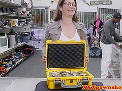 Spex pawner babe doggystyled in POV