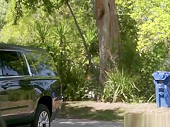 Liza Rowe Fucked By Bodyguard