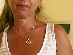 DEUTSCHE MILF DIREKTE VOM POOL im Urlaub gefickt