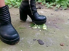 Cucumber crushing w Black boots (preview) c4s.com/studio/130739/