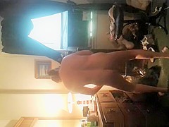Unaware Wife Caught on Cam