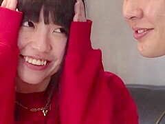 キュートな笑顔の黒髪清純派美女がキスとフェラのラブラブエッチ