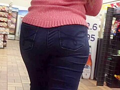 Nerdy Hot PAWG Ass and Hips Close Up