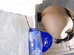 chinese girls go to toilet.527