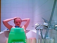 Russian babe caught on bath tub spy