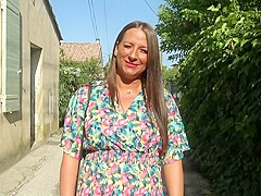 Cataleya, 29 years old, at ease in all circumstances! - Jacquie et Michel TV
