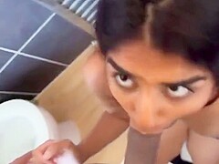 Indian Slut Gives Sloppy Blowjob And Get Fucked