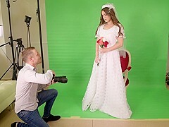 Disappointed bride Evelina Darling's shaved pussy fucked by photographer GP961
