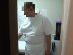 Masseur excites Asian to orgasm on voyeur sex video