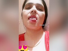 Today Exclusive -sexy Desi Bhabhi Shows Her Boobs And Pussy