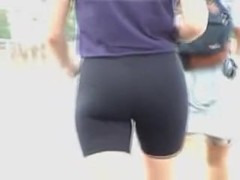 I wish I could slap that candid ass of amateur babe 07zg