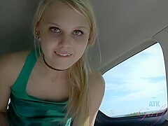 Lily Rader In Virtual Vacation - Hawaii 5/7