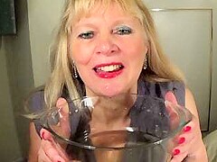 Mature Wife Loves Piss And Cum