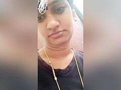 Today Exclusive -sexy Telugu Bhabhi Shows Her Boobs And Pussy