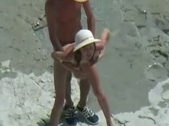 Amateur Beach Sex Standing Doggie Facecam