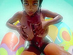 Kiky Pool Party