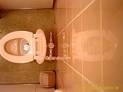 Teens fuck in swimming pool cabin