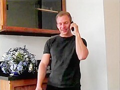 Elder man came when 19 year old peacherino was frigging her wet pussy