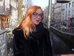Malicia, 24 years old, cam-girl with various talents... - Jacquie et Michel TV