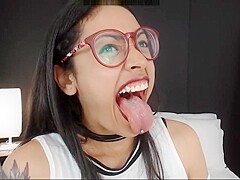 Long Tongue 2