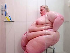 Ssbbw Showering Her Folds And Curves