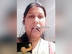 Today Exclusive- Sexy Boudi Showing Her Boobs