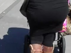 VERY BEAUTIFUL ARAB ASS IN LEGGING AND BOOTS