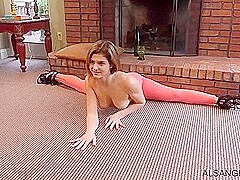 Photoshoot - Acrobatic Girl Leah Gotti