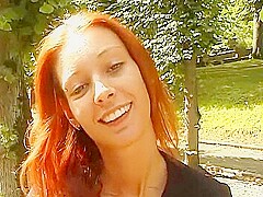 Rothaariges Teen 18+ Zeigt Neue Dessous Im Freien Mit Happy End