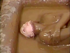 CLASSIC MESSYFUN INDOOR MUD POOL