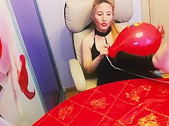 Red Balloon Feet Play - Sex Movies Featuring Findom Goaldigger