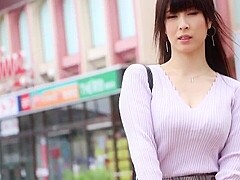 グラマーな巨尻美人妻が四つん這い手マンで濡れて喘ぐハメ撮りエッチ