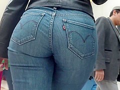 Sexy Huge Jeans Ass - Rico culo en mezclilla