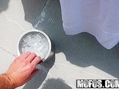 Mofos - Lets Try Anal - Callie Calypso - Too Hot To Handle