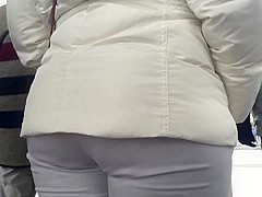 COAT COVERED BOOTY