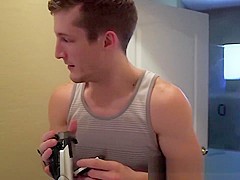Spying on stepmom Alyssa Lynn and gets fucked by asian babysitter Alina Li
