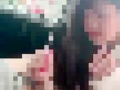 Smartphone personal shooting The tongue is H! Imadoki gal who gives a hand job in the car from noon!