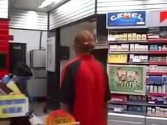 7-11 convenience store irrumation and consume