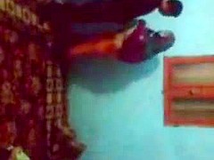 اخ يزنق اخته المحجبه فى اوضه على السطوح1