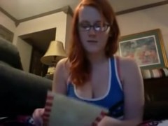 PAWG redhead Doopumz opens game showing cleavage
